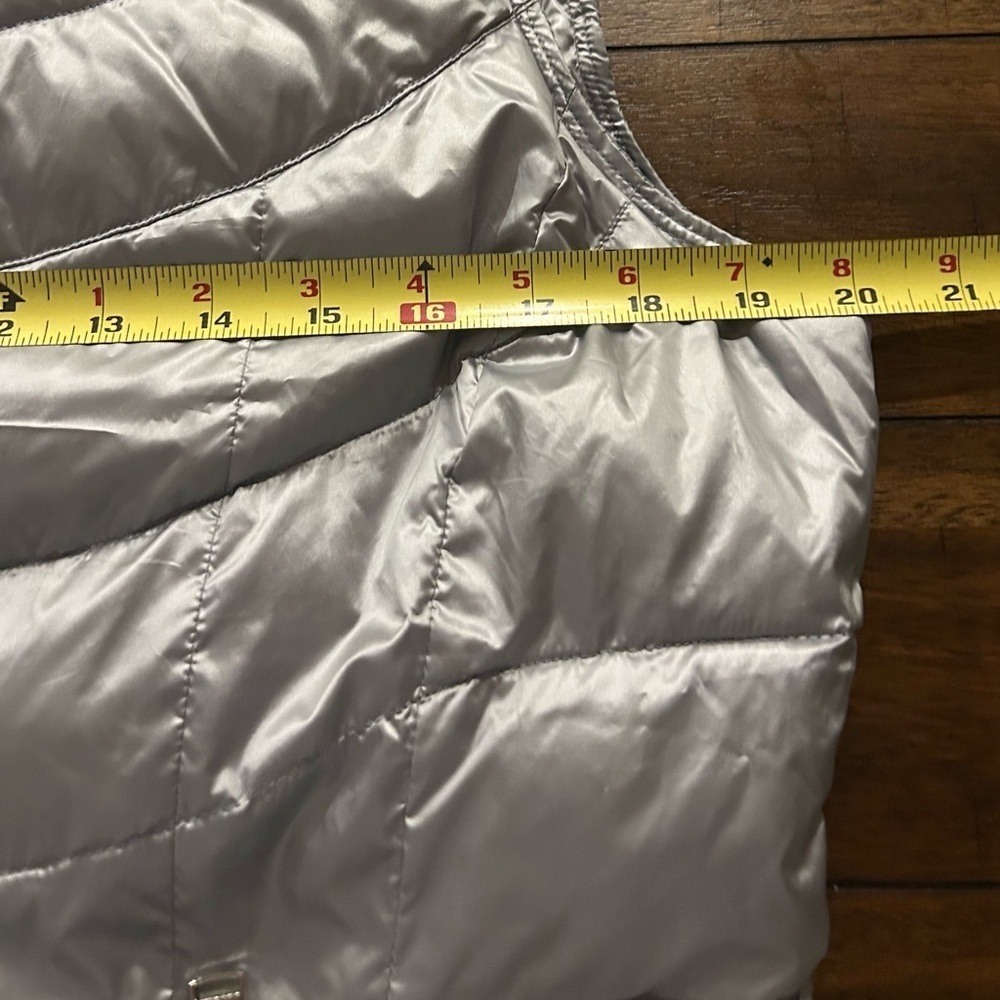 Calvin Klein Down Puffer Vest Size Medium Silver - Picture 8 of 14